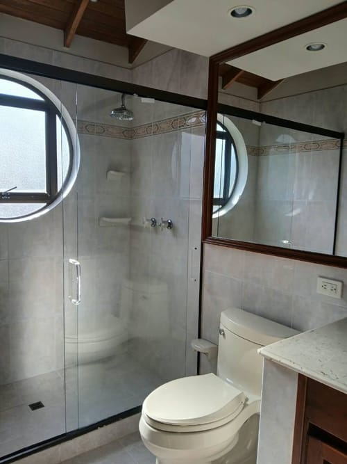 Casa de 3 alcobas en venta en El Poblado, Medellín, 217 m² · foto 24 de 24