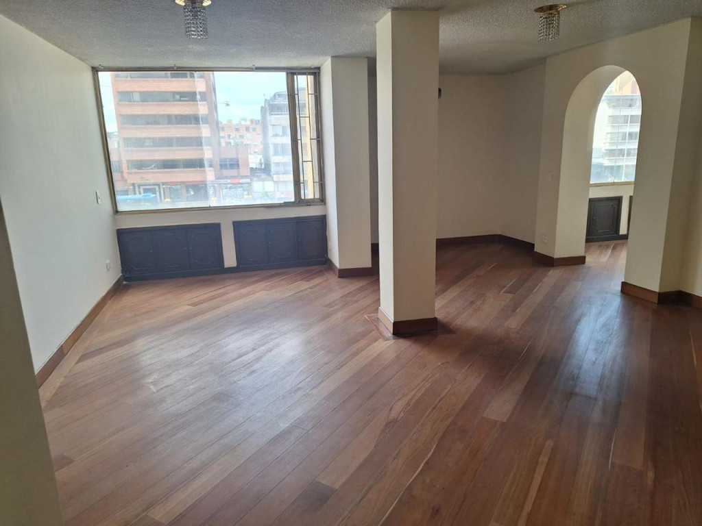 Apartamento en venta en Chico Norte, Bogotá · foto 4 de 23