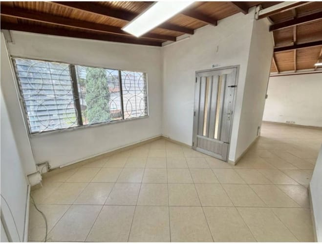 Casa de 8 alcobas en venta en Laureles, Medellín, 331 m² · foto 13 de 24