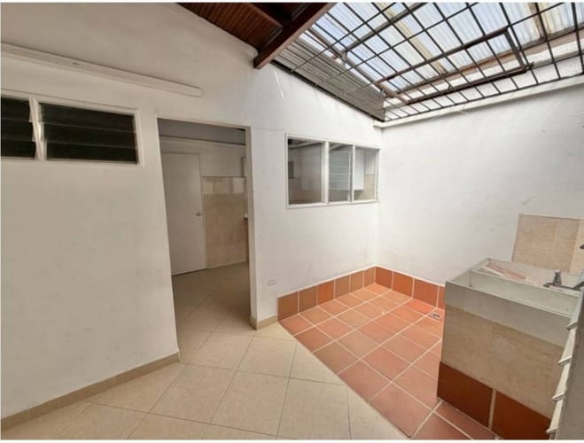 Casa de 8 alcobas en venta en Laureles, Medellín, 331 m² · foto 17 de 24
