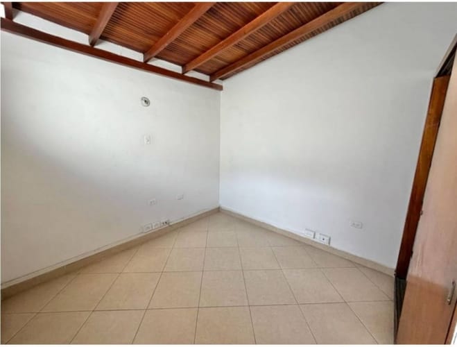 Casa de 8 alcobas en venta en Laureles, Medellín, 331 m² · foto 18 de 24