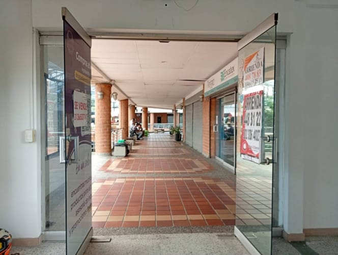 Local en venta en Viviendas Del Sur, Itagüí, 140 m² · foto 18 de 19