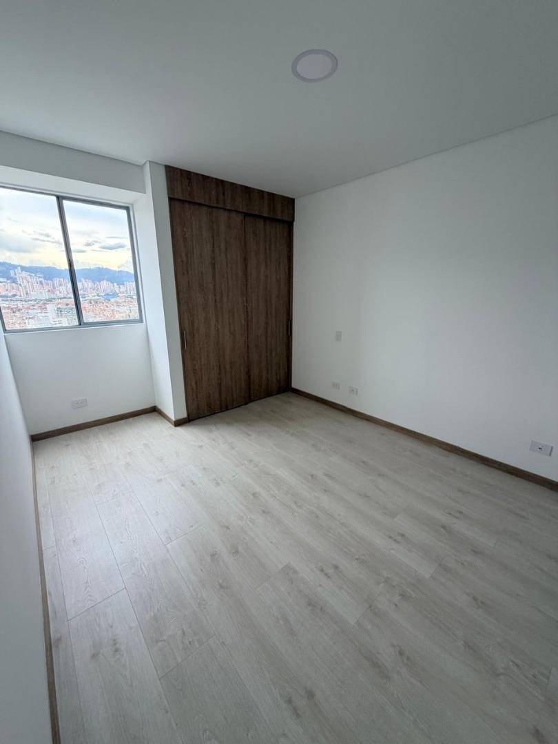 Apartamento en venta en Centro, Itagüí · foto 6 de 11
