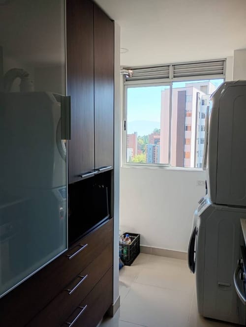 Apartamento de 2 alcobas en venta en El Poblado, Medellín, 94 m² · foto 4 de 24