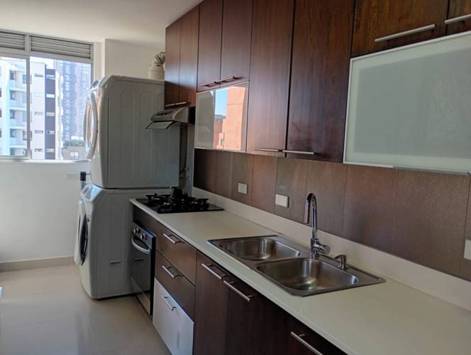 Apartamento de 2 alcobas en venta en El Poblado, Medellín, 94 m² · foto 5 de 24