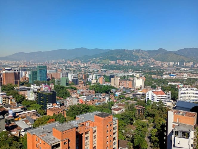 Apartamento de 2 alcobas en venta en El Poblado, Medellín, 94 m² · foto 18 de 24