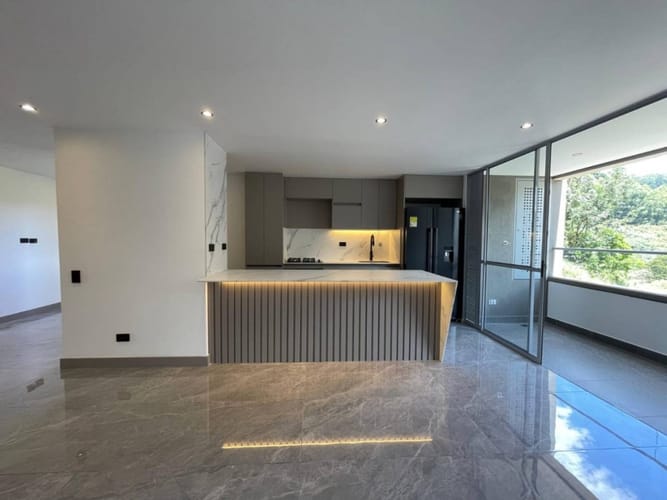 Apartamento de 2 alcobas en venta en Las Lomitas, Sabaneta, 74 m² · foto 2 de 20