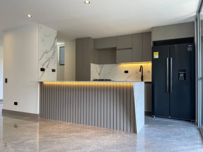 Apartamento de 2 alcobas en venta en Las Lomitas, Sabaneta, 74 m² · foto 3 de 20