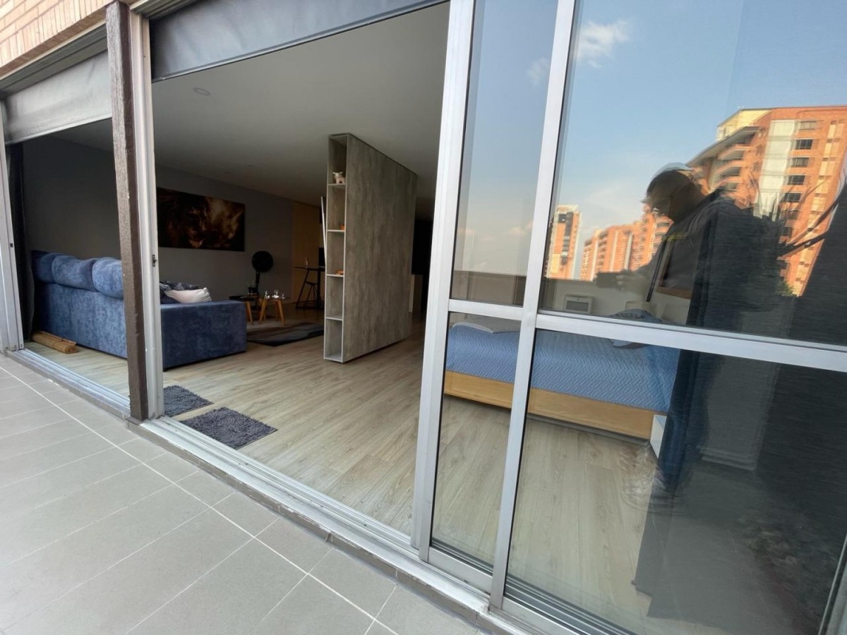 Apartamento en venta en El Poblado, Medellín · foto 2 de 10
