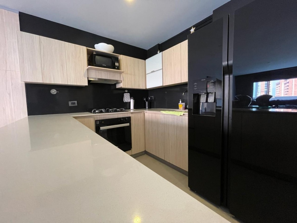 Apartamento en venta en El Poblado, Medellín · foto 7 de 10