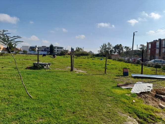 Lote en venta en Echavarria, Madrid, 9840 m² · foto 2 de 24