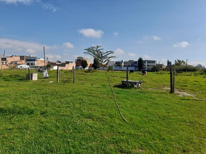 Lote en venta en Echavarria, Madrid, 9840 m² · foto 3 de 24