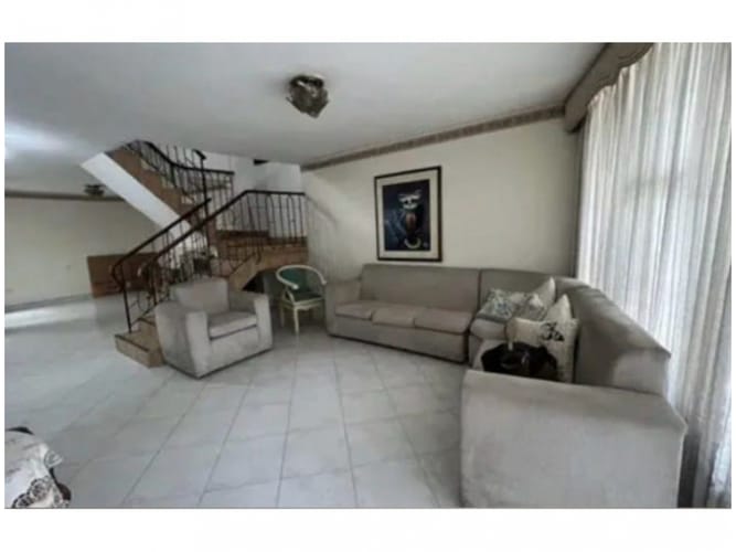 Casa de 7 alcobas en venta en Belen Malibu, Medellín, 260 m² · foto 4 de 9