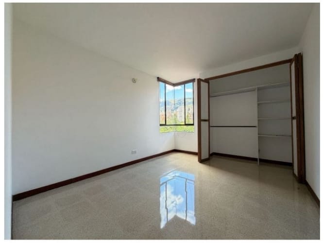 Casa de 7 alcobas en venta en Belen Malibu, Medellín, 260 m² · foto 7 de 9