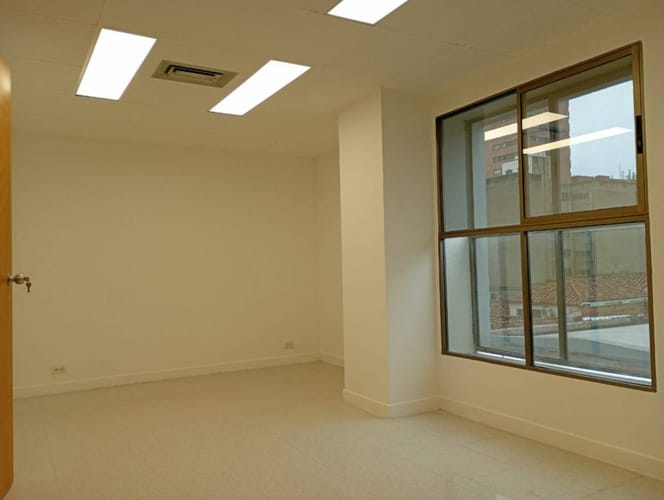 Consultorio en venta en La Candelaria, Medellín, 50 m² · foto 9 de 15