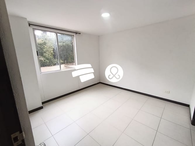 Apartamento de 2 alcobas en venta en Llano Grande, Rionegro, 73 m² · foto 3 de 12