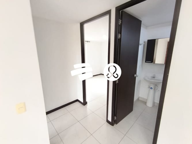 Apartamento de 2 alcobas en venta en Llano Grande, Rionegro, 73 m² · foto 4 de 12