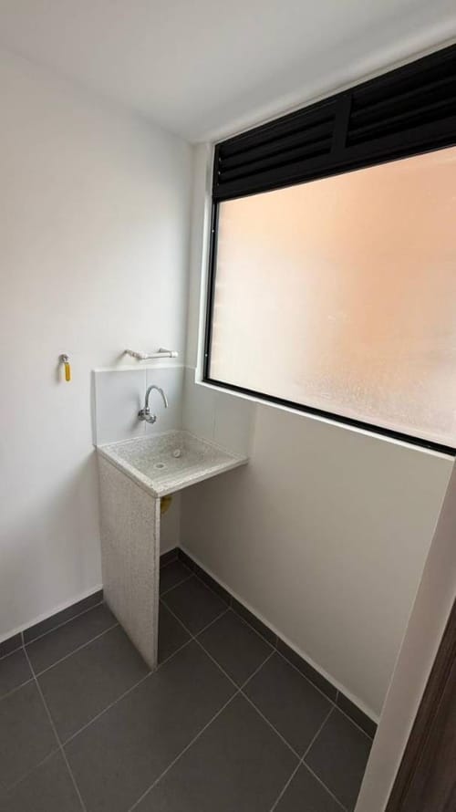 Apartamento de 3 alcobas en arriendo en Loma Del Indio, Medellín, 70 m² · foto 20 de 21