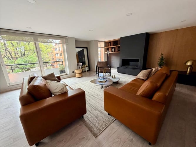 Apartamento de 3 alcobas en venta en Chico Norte, Bogotá, 225 m² · foto 2 de 20