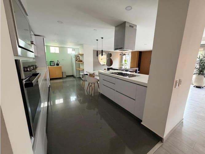 Apartamento de 3 alcobas en venta en Chico Norte, Bogotá, 225 m² · foto 5 de 20