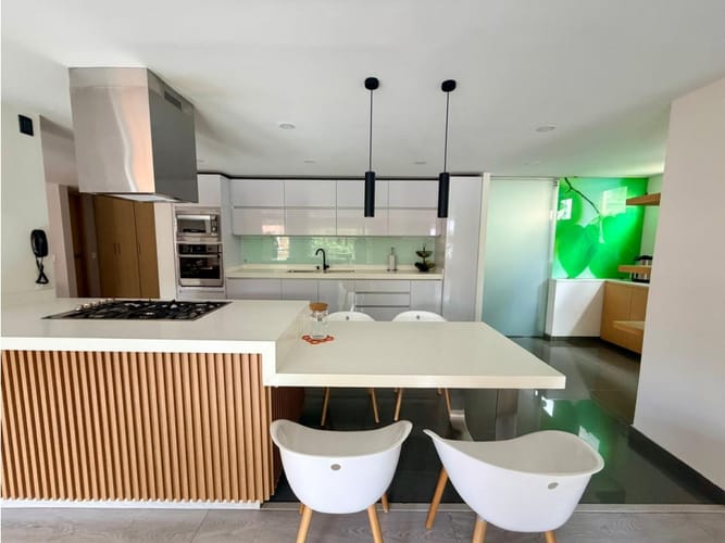 Apartamento de 3 alcobas en venta en Chico Norte, Bogotá, 225 m² · foto 6 de 20