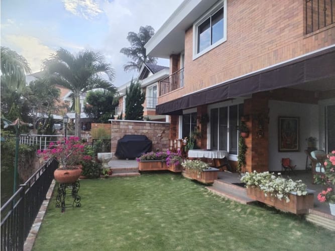 Casa de 3 alcobas en venta en Guatiguara, Piedecuesta, 335 m² · foto 2 de 18