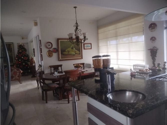 Casa de 3 alcobas en venta en Guatiguara, Piedecuesta, 335 m² · foto 7 de 18