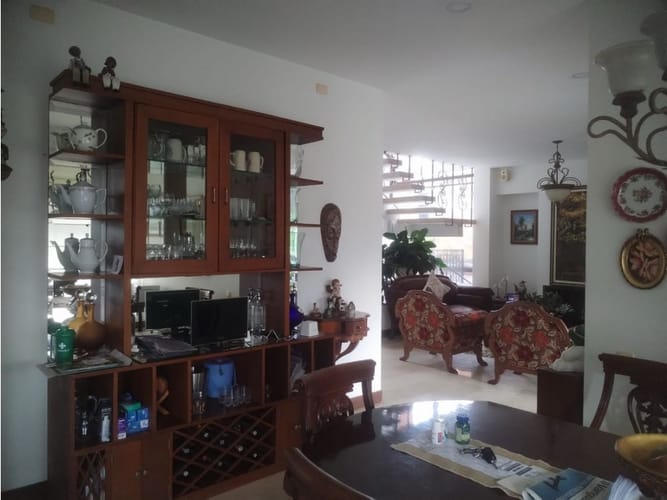 Casa de 3 alcobas en venta en Guatiguara, Piedecuesta, 335 m² · foto 8 de 18