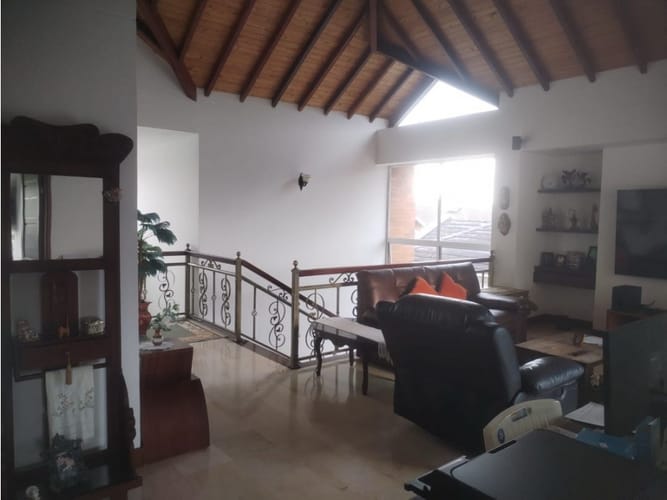 Casa de 3 alcobas en venta en Guatiguara, Piedecuesta, 335 m² · foto 13 de 18
