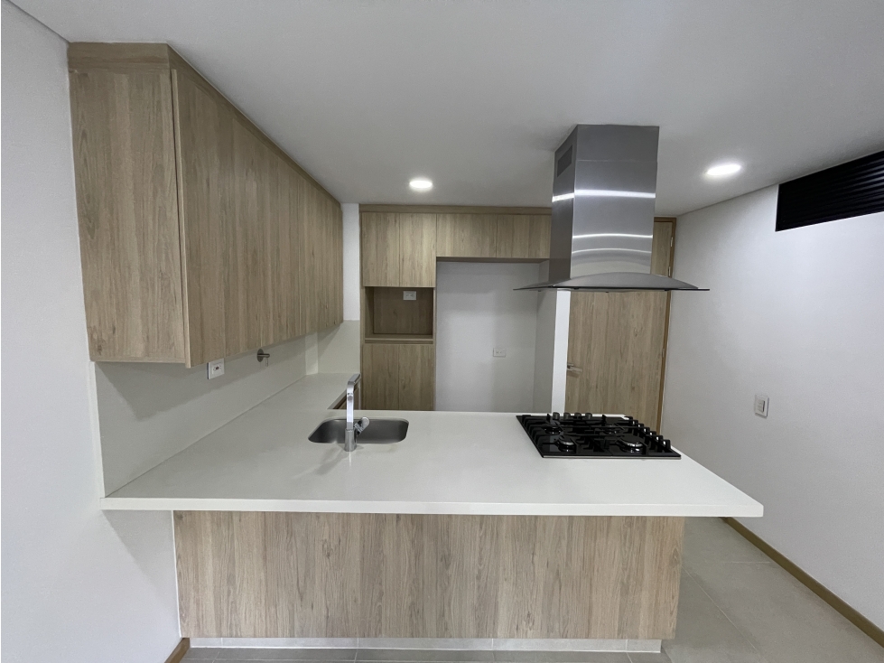 Apartamento en venta en Loma Del Indio, Medellín · foto 3 de 24