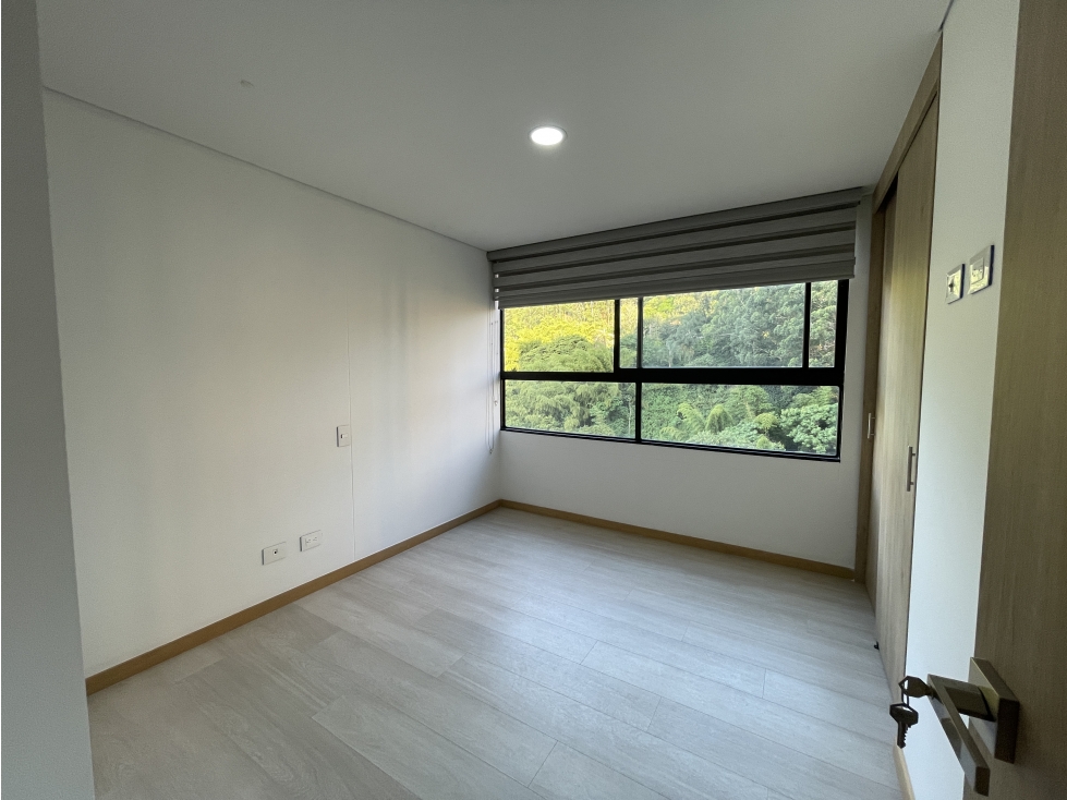 Apartamento en venta en Loma Del Indio, Medellín · foto 10 de 24
