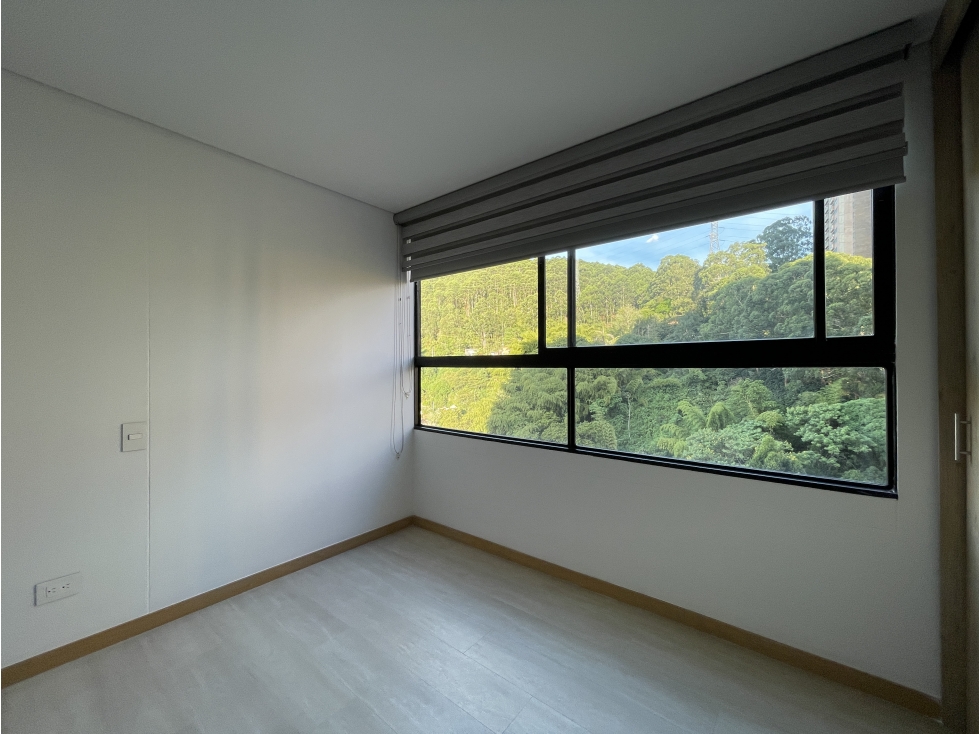 Apartamento en venta en Loma Del Indio, Medellín · foto 12 de 24