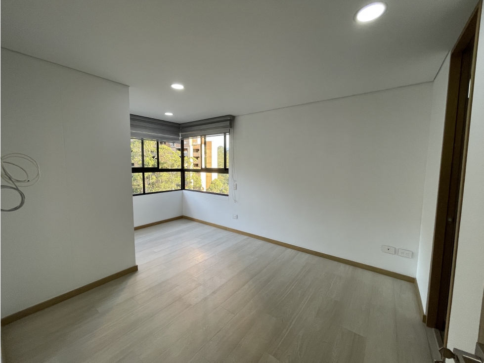 Apartamento en venta en Loma Del Indio, Medellín · foto 14 de 24
