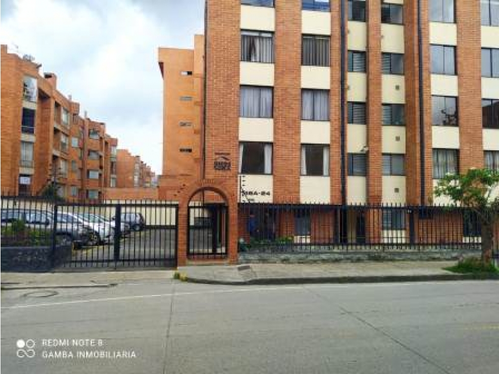 Apartamento en venta en Mazuren, Bogotá · foto 3 de 23