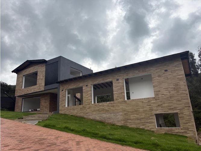 Casa de 4 alcobas en venta en Yerbabonita Bosque Nativo, Sopó, 340 m² · foto 4 de 11