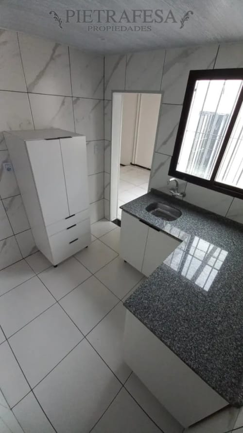 Casa en alquiler, 2 dormitorios, 1 baño, patio, cochera. Paso Molino. · Foto 7