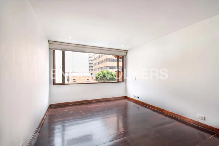 Apartamento de 3 alcobas en venta en La Cabrera, Bogotá, 207 m² · foto 14 de 17