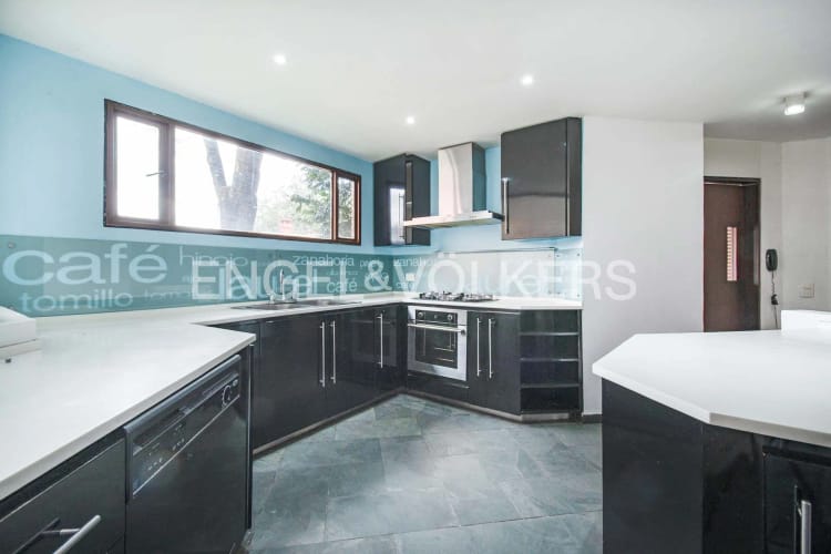 Apartamento de 3 alcobas en venta en La Cabrera, Bogotá, 207 m² · foto 8 de 17