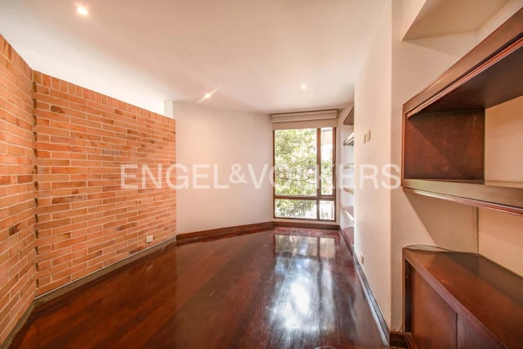 Apartamento de 3 alcobas en venta en La Cabrera, Bogotá, 207 m² · foto 6 de 17