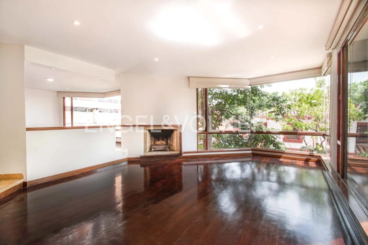 Apartamento de 3 alcobas en venta en La Cabrera, Bogotá, 207 m² · foto 3 de 17