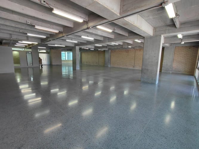 Oficina en arriendo en Guayabal, Medellín, 351 m² · foto 4 de 15