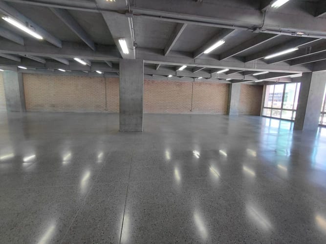 Oficina en arriendo en Guayabal, Medellín, 351 m² · foto 9 de 15
