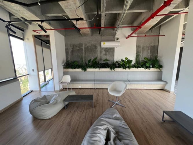 Oficina en arriendo en Los Balsos, Medellín, 410 m² · foto 3 de 24