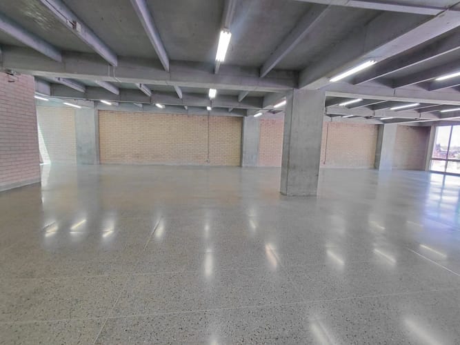 Oficina en arriendo en Guayabal, Medellín, 351 m² · foto 10 de 15