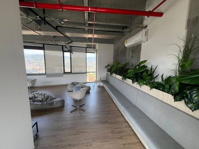 Oficina en arriendo en Los Balsos, Medellín, 410 m² · foto 5 de 24
