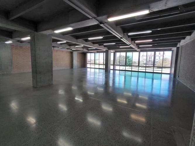 Oficina en arriendo en Guayabal, Medellín, 351 m² · foto 11 de 15