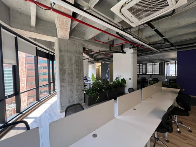 Oficina en arriendo en Los Balsos, Medellín, 410 m² · foto 11 de 24