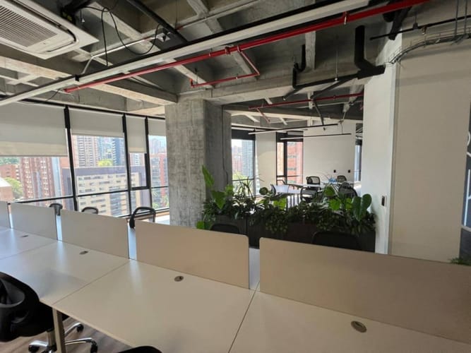 Oficina en arriendo en Los Balsos, Medellín, 410 m² · foto 13 de 24