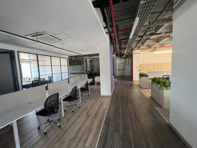 Oficina en arriendo en Los Balsos, Medellín, 410 m² · foto 15 de 24