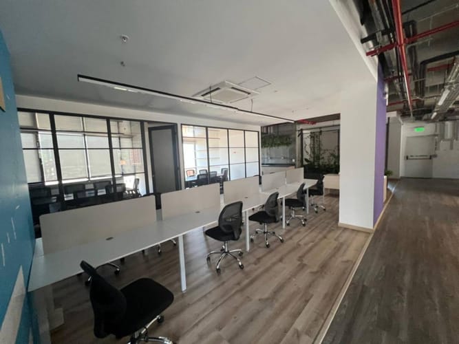 Oficina en arriendo en Los Balsos, Medellín, 410 m² · foto 16 de 24